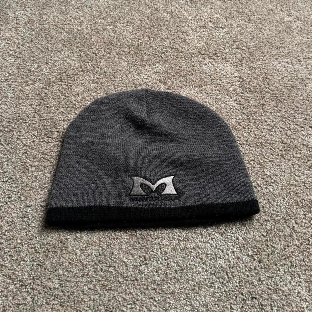 GREY MAVERICKS BEANIE